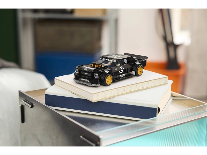 LEGO Speed Champions - Blockův 1965 Ford Mustang Hoonicorn V1
