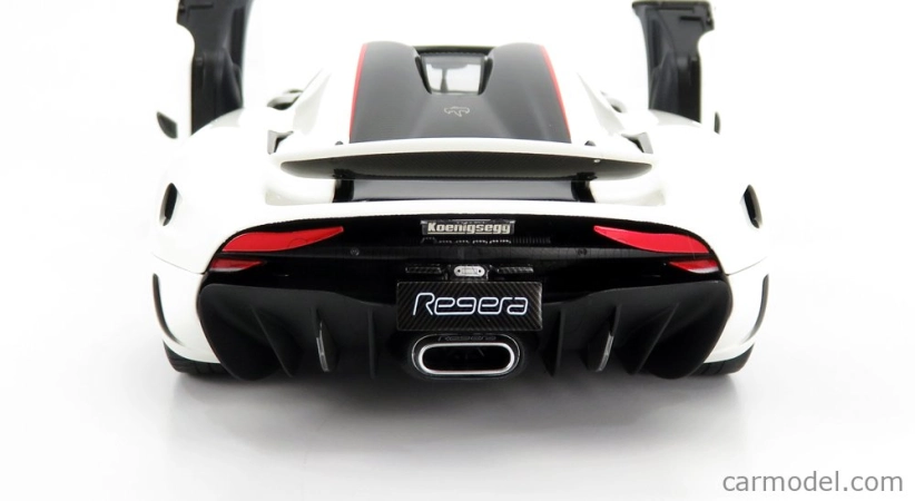 Autoart Koenigsegg Regera 2016 1:18 Biela čierna Carbon Red