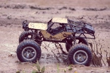 RC voděodolný crawler Important Miracle, zlatá + náhradní baterie
