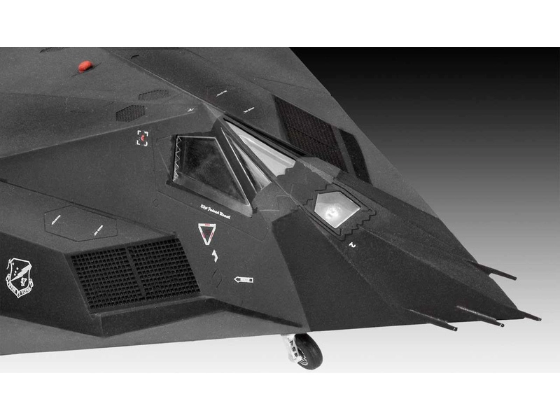 Revell Lockheed Martin F-117A Nighthawk (1:72)