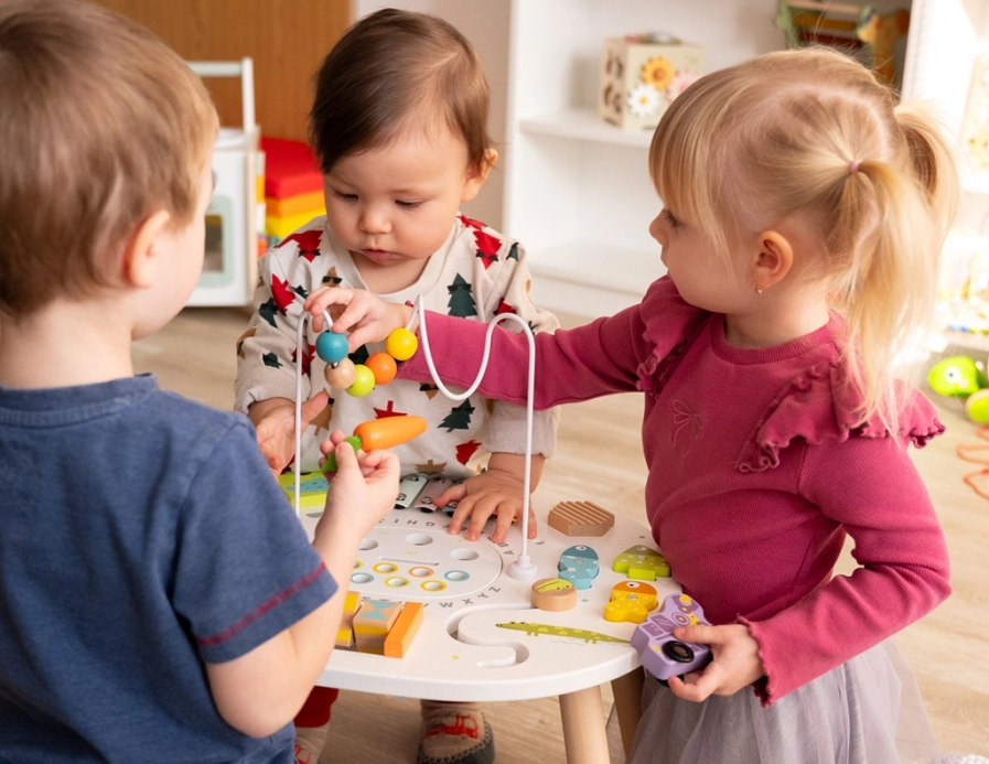 2Kids Toys Multifunkční motorický stolek