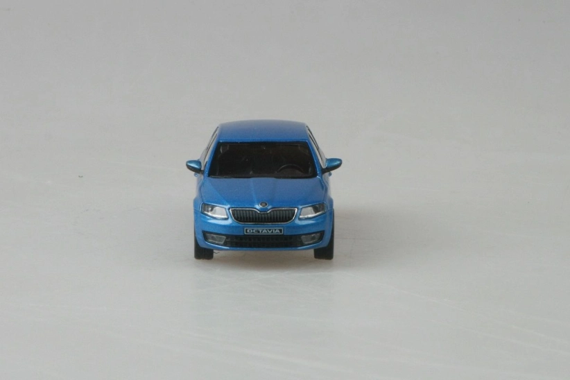 Abrex Škoda Octavia III (2012) 1:43 – modrá denim metalíza