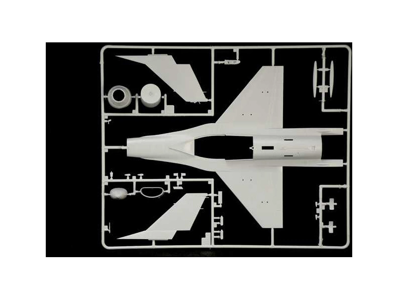 Italeri Lockheed F-16A Fighting Falcon (1:48)