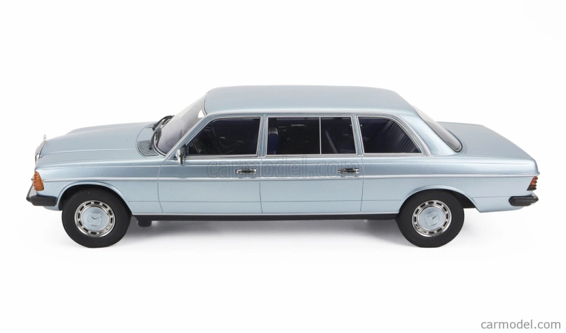 Modely v mierke E Mercedes benz triedy E 250 (w123) 1978 1:18 Modrá