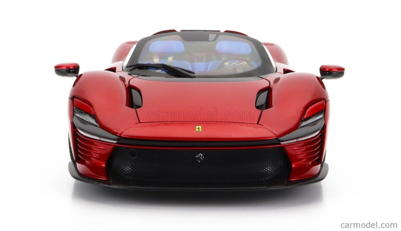 Bburago Ferrari Daytona Sp3 Spider Open Roof 2022 1:18 Rosso Magma – matná červená
