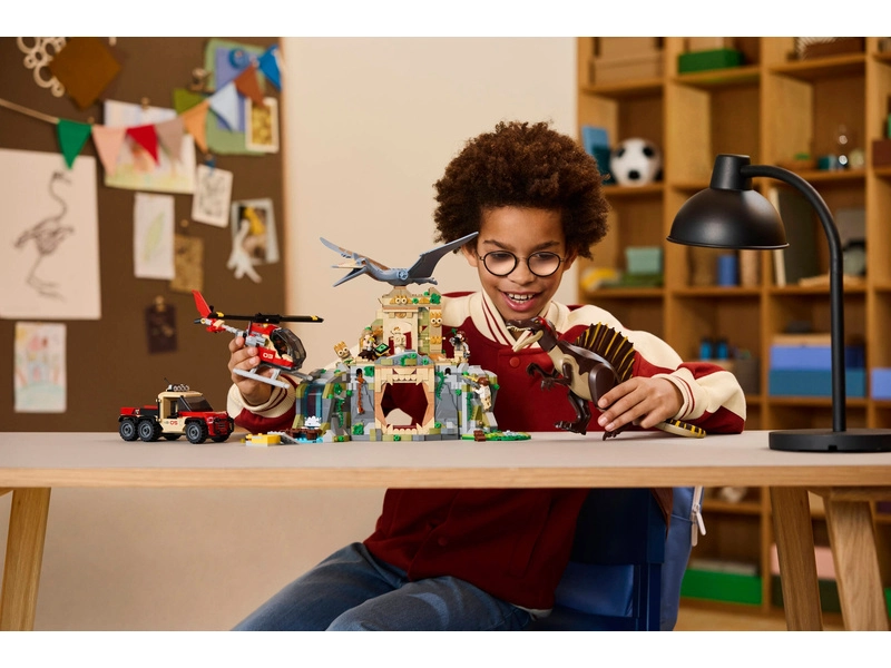 LEGO Jurský svet - Letecká misia so Spinosaurom a Quetzalcoatlom