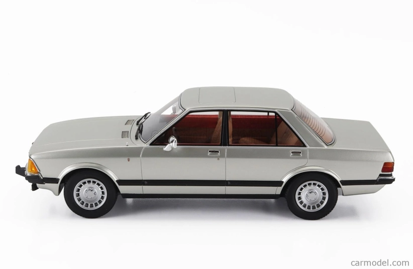 Modely Ford england Granada 2.8 Ghia Saloon 1978 1:18 Strieborná