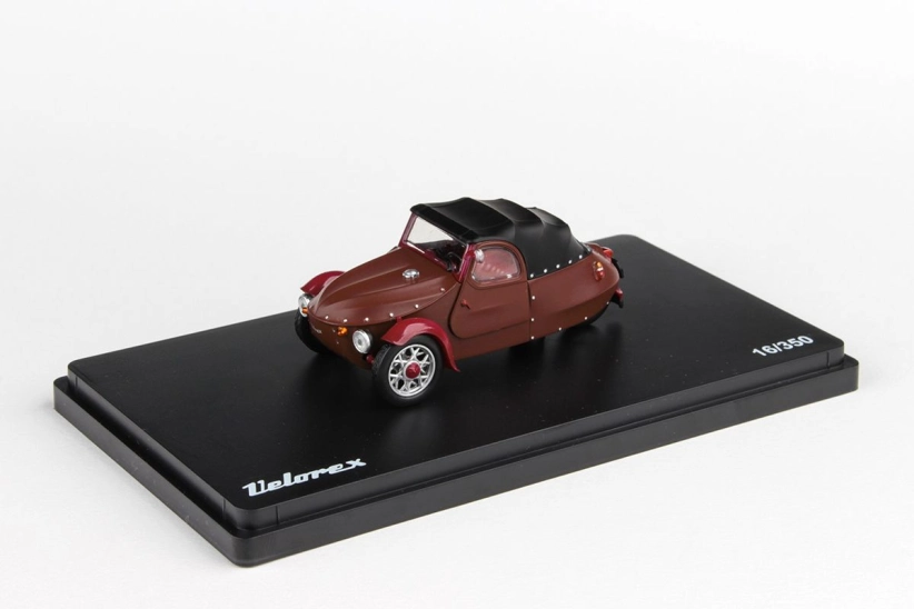 Abrex Velorex 16/350 (1966) 1:43 – hnedá/čierna/vínová