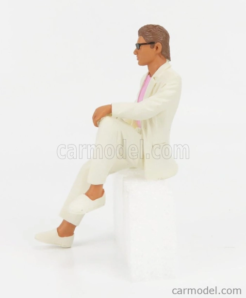 Figúrky v mierke Kk Sunny Sitting For Ferrari 365 Gtb Daytona Spider Open 1969 1:18 White Pink