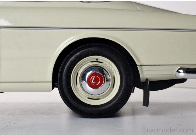 Ixo-models Volvo 122s Amazon 1965 - With Light & Sound Effects 1:8 Ivory