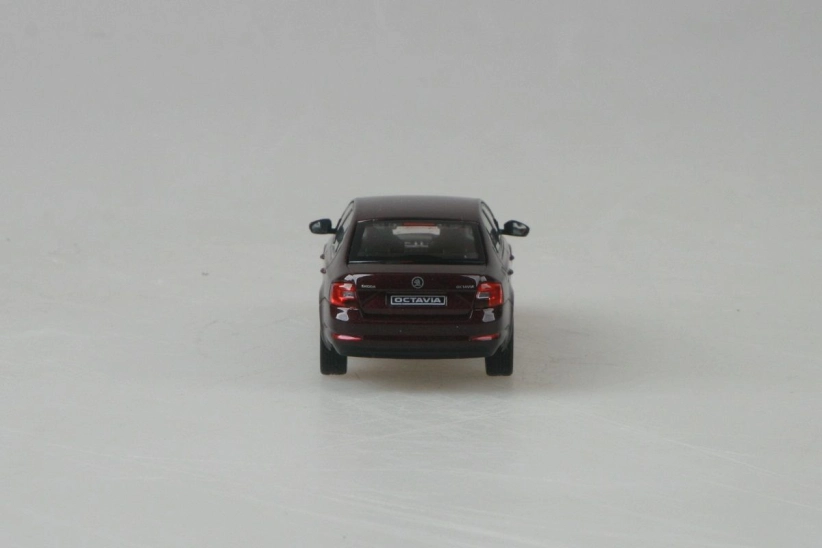 Abrex Škoda Octavia III (2012) 1:43 – rosso brunello metalíza