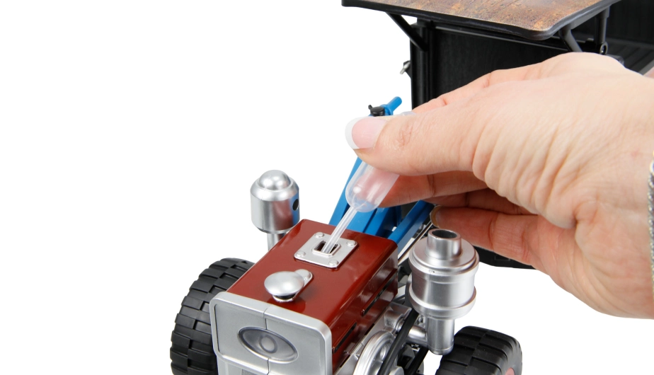 RC Retro traktor-Terra s dymom a svetlom 4WD proporcionálny 1:12 RTR