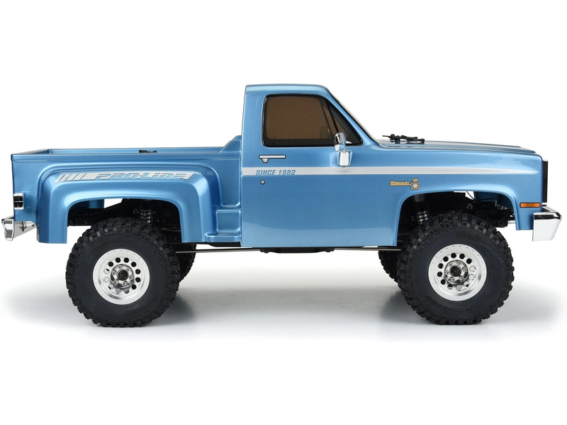 RC auto Axial SCX10 III Base Camp Chevrolet K10 1982 RTR