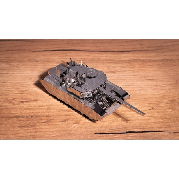 Ocelová stavebnice tank Oplot T-84