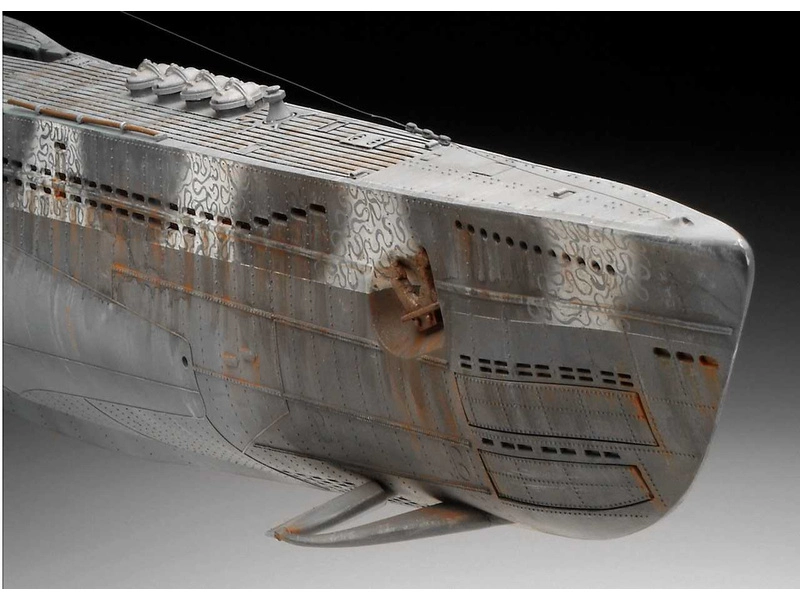 Revell ponorka typ VII C/41 (Platinum Edition) (1:72)