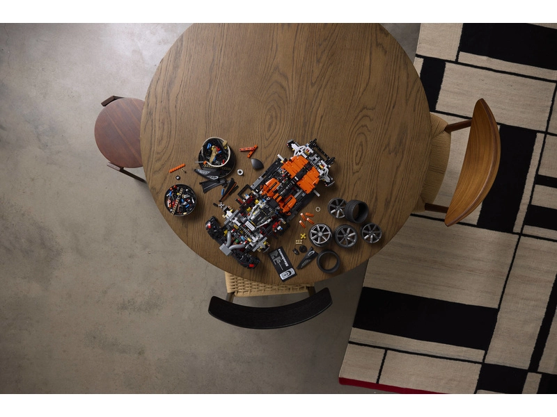 LEGO Technic – Megacar Koenigsegg Sadair's Spear