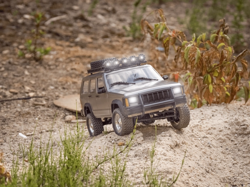 RC auto SUV Legend 4x4 1:12 4WD, strieborná + náhradná batéria