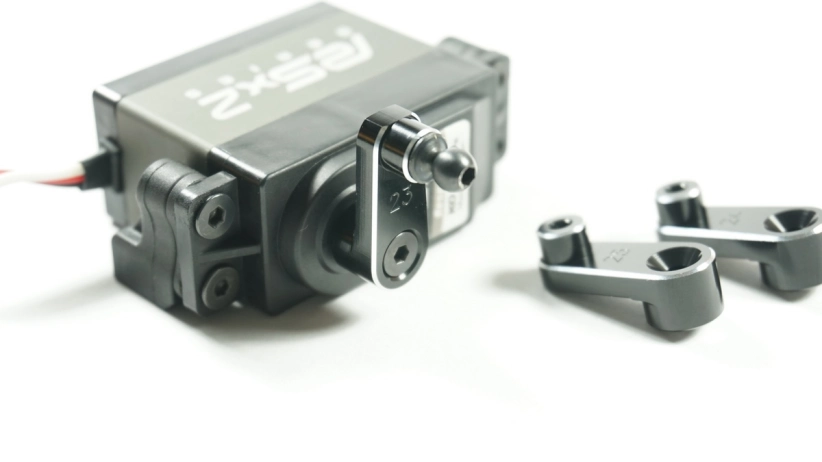 SWORKz S12-1M/R hliníkové servo páky, 25 zubů