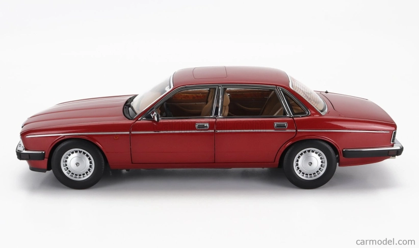 Almost-real Jaguar Daimler Xj6 (xj40) 1986 1:18 Flamenco Red