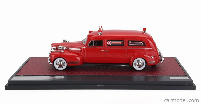 Modely v mierke Matrix Packard Henney Ambulance 1941 1:43 Červená