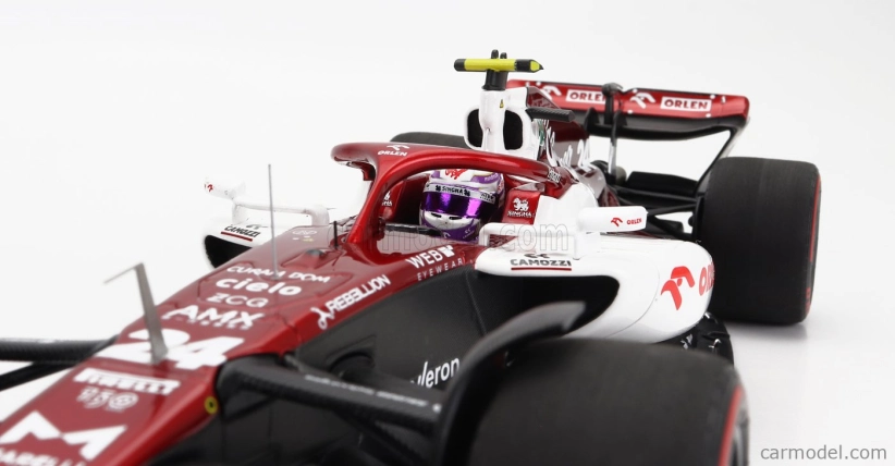 Minichamps Alfa romeo F1 C42 Team Orlen Racing N 24 1:18, bíločervená