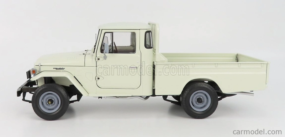 Kyosho Toyota Land Cruiser 40 4x4 Pick-up 1980 1:18 Biela