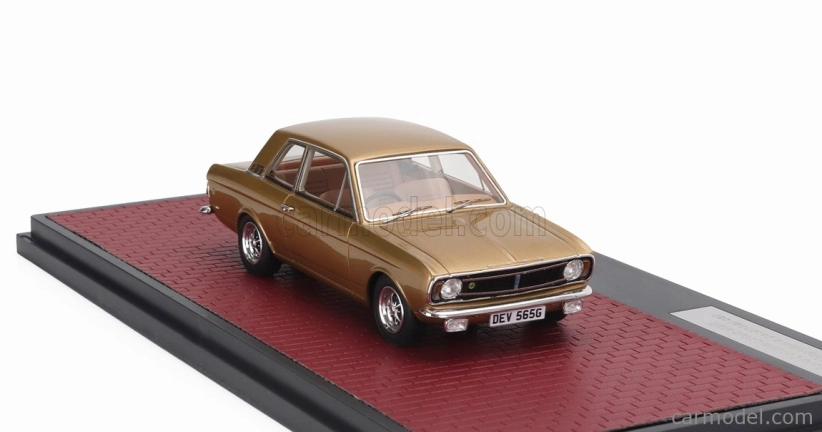 Modely v mierke Matrix Ford england Cortina Lotus Mkii 1966 1:43 Gold