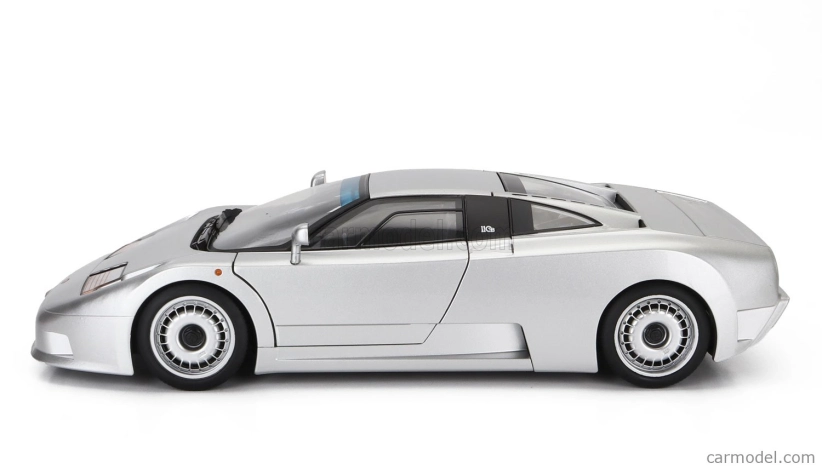Bugatti Eb110 1991 v mierke 1:12 strieborná