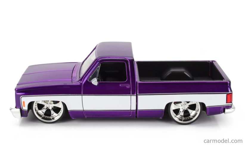 Jada Chevrolet C-10 Pick-up Custom 1985 1:24 Purple White