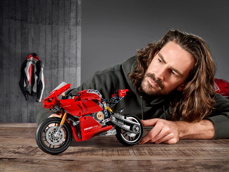 LEGO Technic – Ducati Panigale V4 R