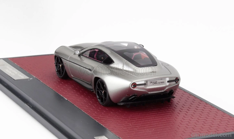 Modely v mierke Matrix Alfa romeo Disco Volante Touring 2013 (podvozok Alfa Romeo 8c) 1:43 Strieborná