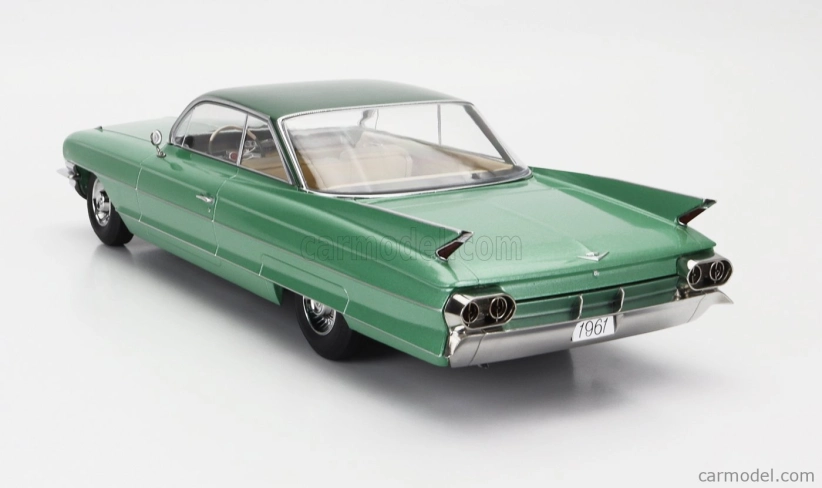 Cadillac Series 62 Coupe Deville 1961 v mierke 1:18, svetlozelená farba