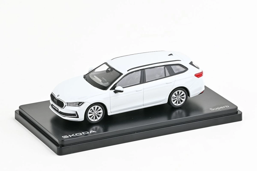 Abrex Škoda Superb IV Combi (2023) 1:43 - Biela čistota