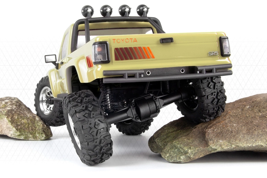 Venture18 Flux 1985 Toyota Hilux SR5 - krémový