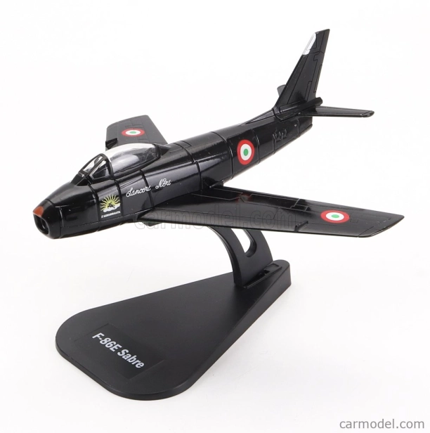 Vojenské lietadlo Italeri North American F-86e Sabre 1961 1:100 čierne
