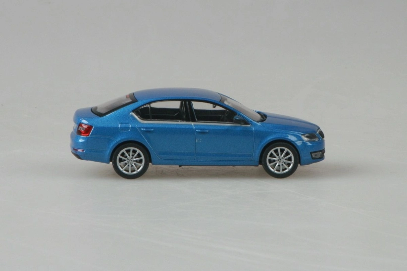 Abrex Škoda Octavia III (2012) 1:43 – modrá denim metalíza