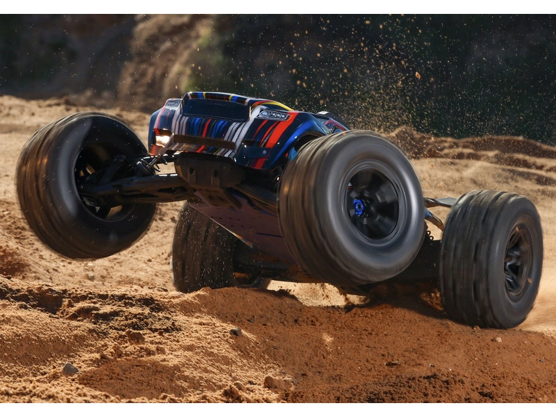 RC auto Traxxas Sledge s belted pneu 1:8 RTR, modrá