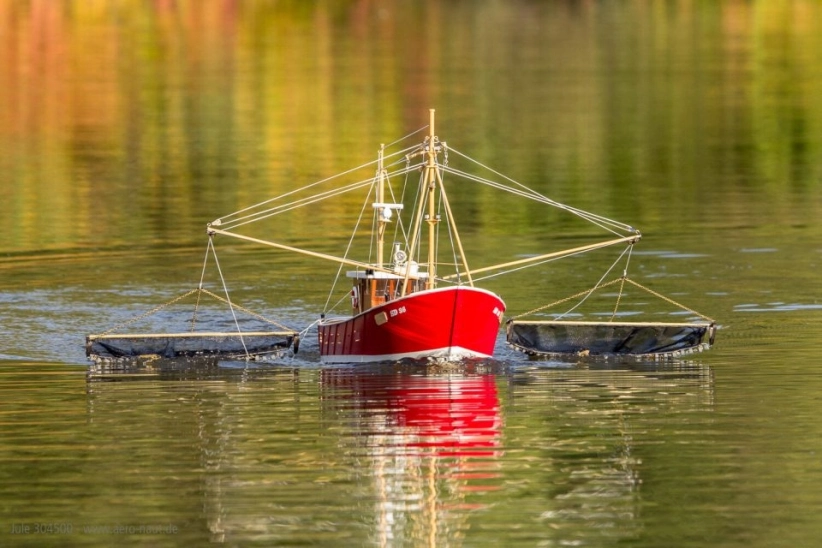RC loď Jule Fischkutter 800mm stavebnice