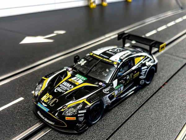 Auto Carrera D132 - 32070 Aston Martin Vantage AMR | RCprofi.cz