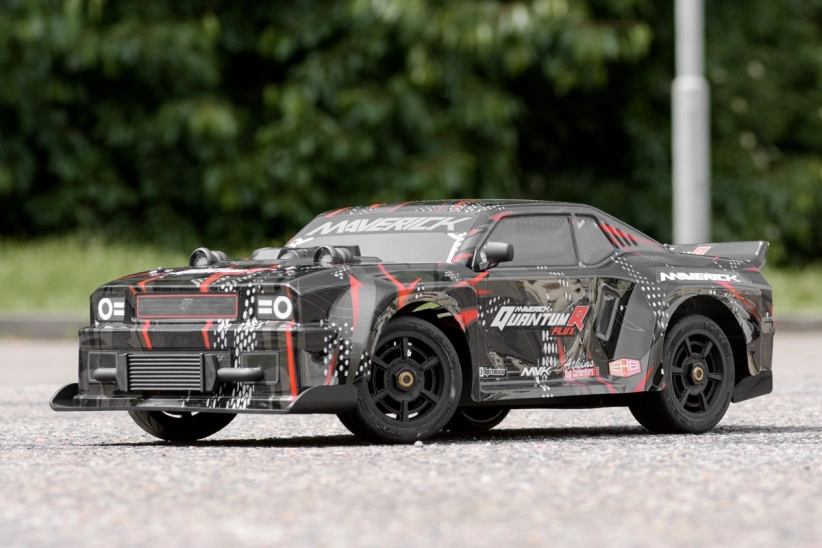 RC auto QuantumR Muscle Car FLUX 1/8 4WD, černo/červená