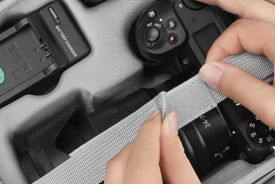 NIKON - Pouzdro z PU pro fotoaparáty Nikon Z5/Z6/Z7/Z62/Z72