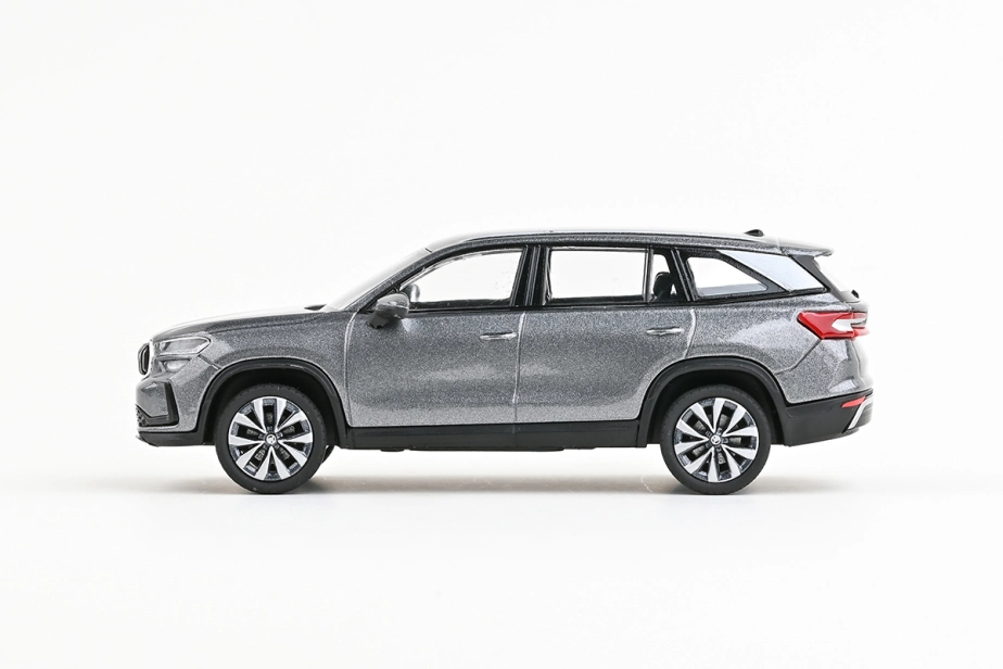 Abrex Škoda Kodiaq II (2023) 1:43 – Sivá Graphite Metalíza