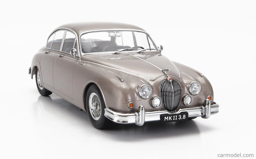 Jaguar Mkii 3.8 Lhd 1959 v mierke 1:18 Pearl Silver