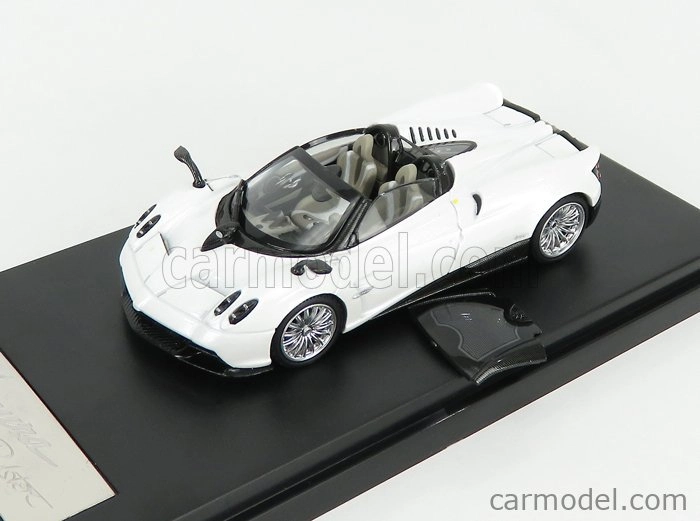 Lcd-model Pagani Huayra Roadster 2018 1:64 Bílá