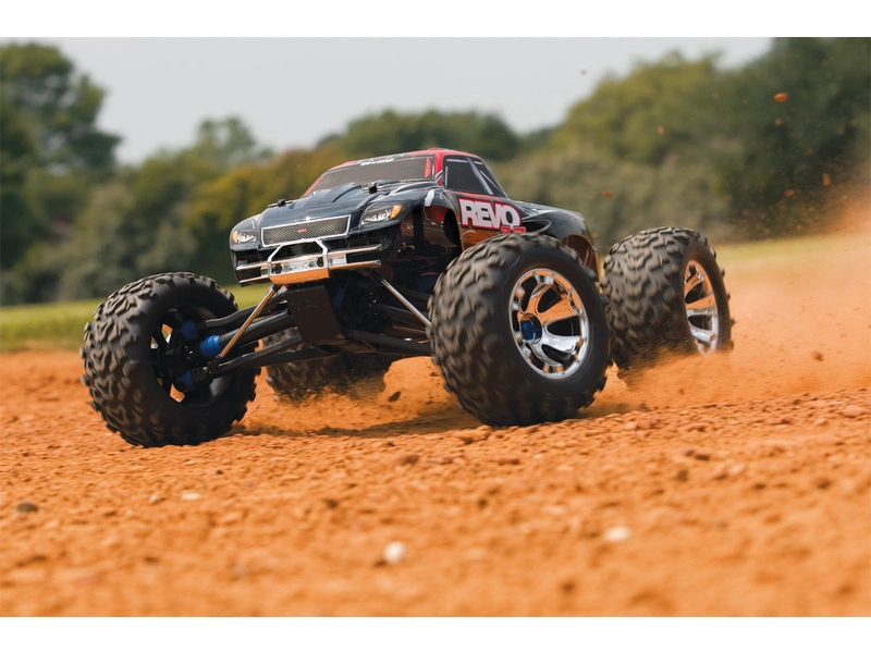 RC auto Traxxas Nitro Revo