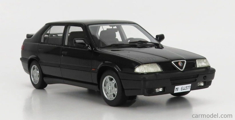 Modely v mierke Alfa romeo 33 S Qv Permanent 4 1991 1:18 čierna