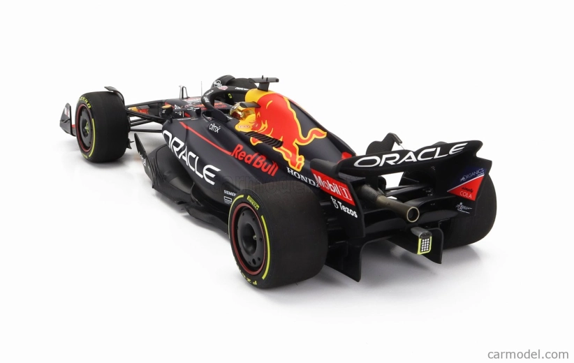 Minichamps Red bull F1 Rb18 Team Oracle Red Bull Racing N 1 1:18, tmavě modrá