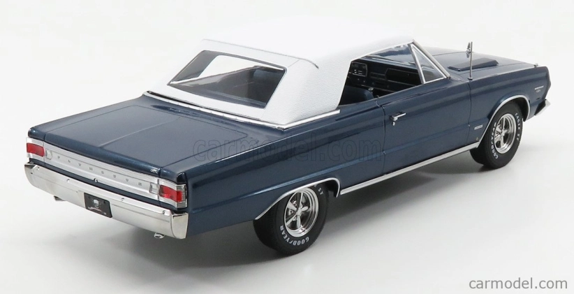 Greenlight Plymouth Belvedere Gtx Cabriolet Graveyard Carz 1967 1:18 Modrá Bílá