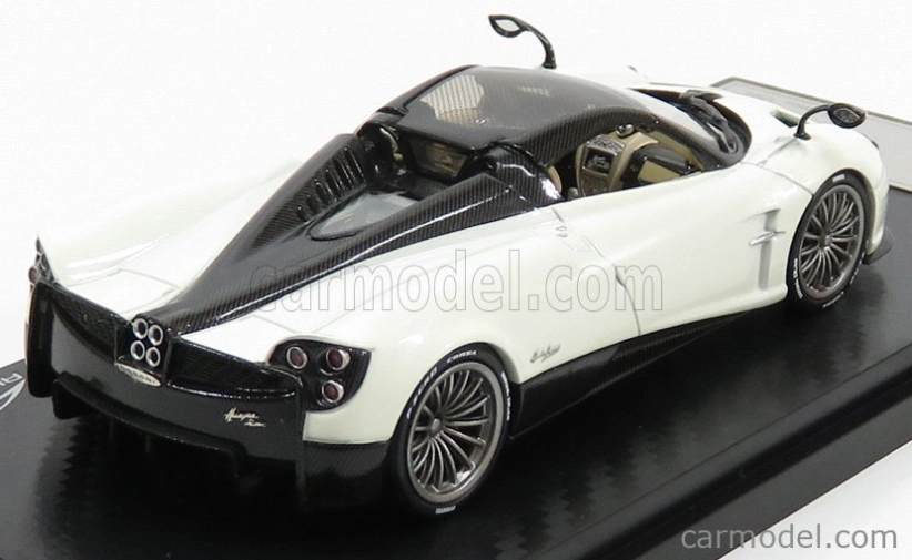 Almost-real Pagani Huayra Roadster 2017 1:43 Bílá