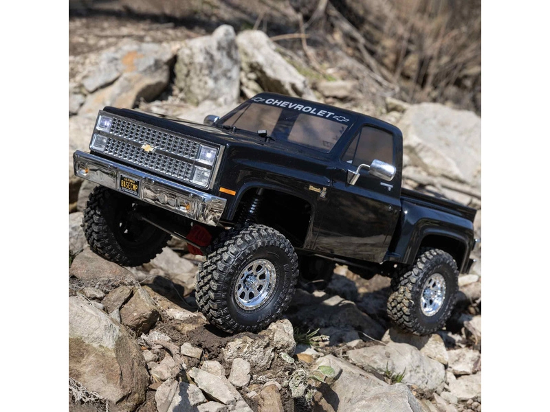 Axial SCX10 III Base Camp 1:10 4WD Chevy K10 1982 RTR čierny